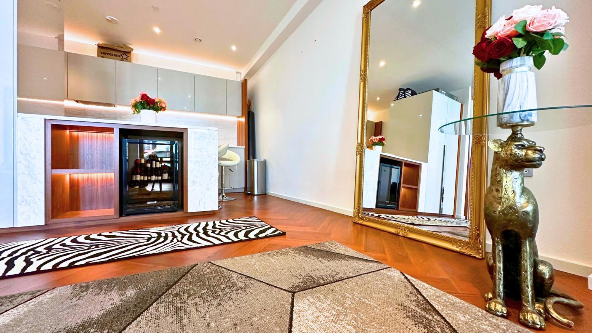 Lavish Penthouse River View Fast Wifi - Luxurylondonstays ภายนอก รูปภาพ